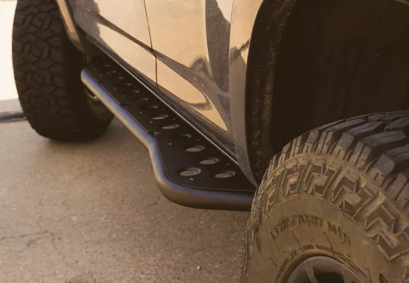 Cali Raised LED Cali Raised 03-09 Toyota 4Runner Step Ed Bolt On Rock Sliders – Kick Out/BedLiner Filler Plate/Bed CR2727