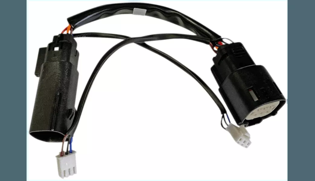 Custom Dynamics Wiring Adapter for Red Plasma Rods for ’09-13 FLHXSE/​FLTRXSE and ’13 FLHRSE models