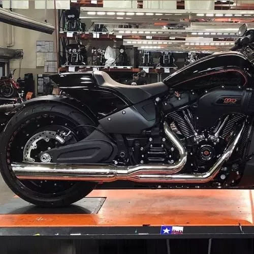 D&D Exhaust 2:1 Wide Tire Fat Cat Straight Back Cut Exhaust for ’18-25 Harley Davidson Wide Tire Fat Boy, Breakout, FXDR Models (Select Finish)