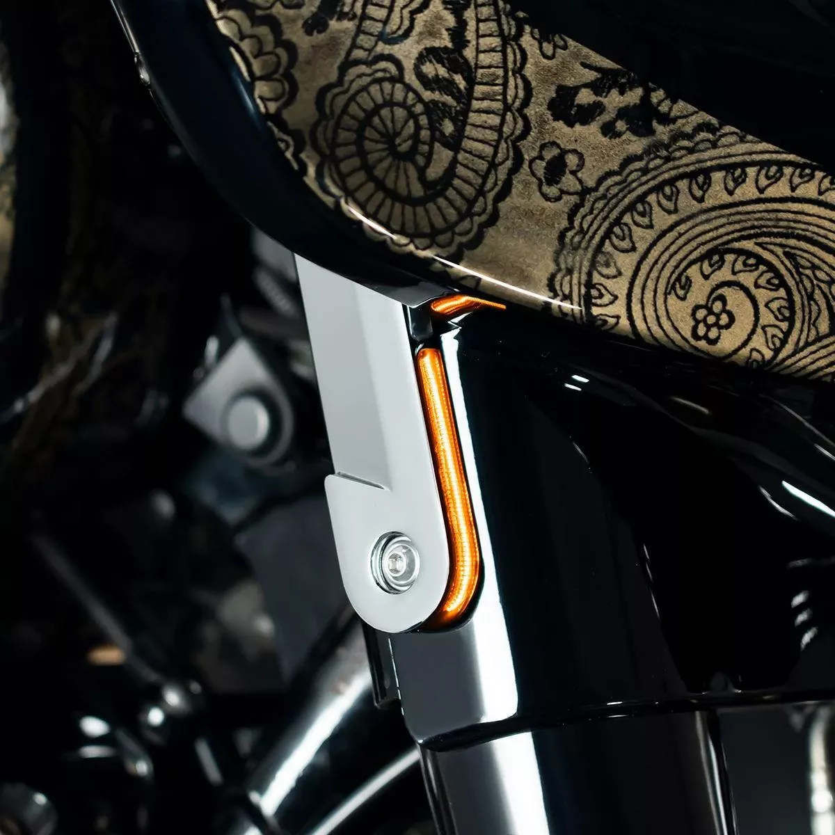 Hogworkz Billet Fork Turn / DRL Signals for ’14-23 Harley Davidson Street Glide (Select Finish)