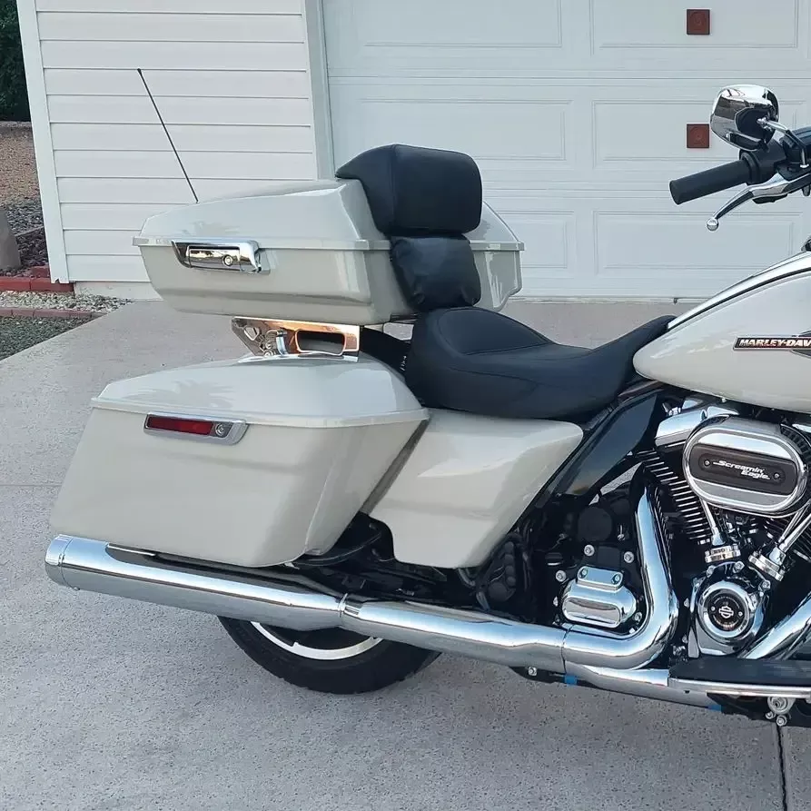 Hogworkz Solo Tour Pack Mount for ’09-26 Harley Davidson Touring Models (Select Finish)