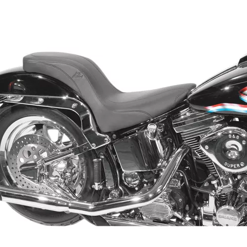 Mustang Daytripper Seat for 2006-2017 Harley Softail FXST/FLSTF - Vintage
