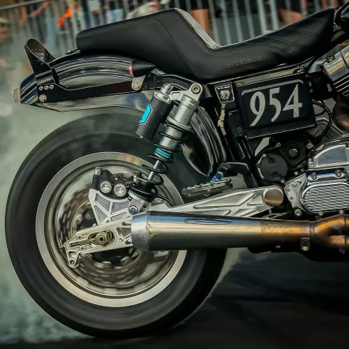 Speed Dealer Customs Swingarm for 2000-2005 Harley Dyna