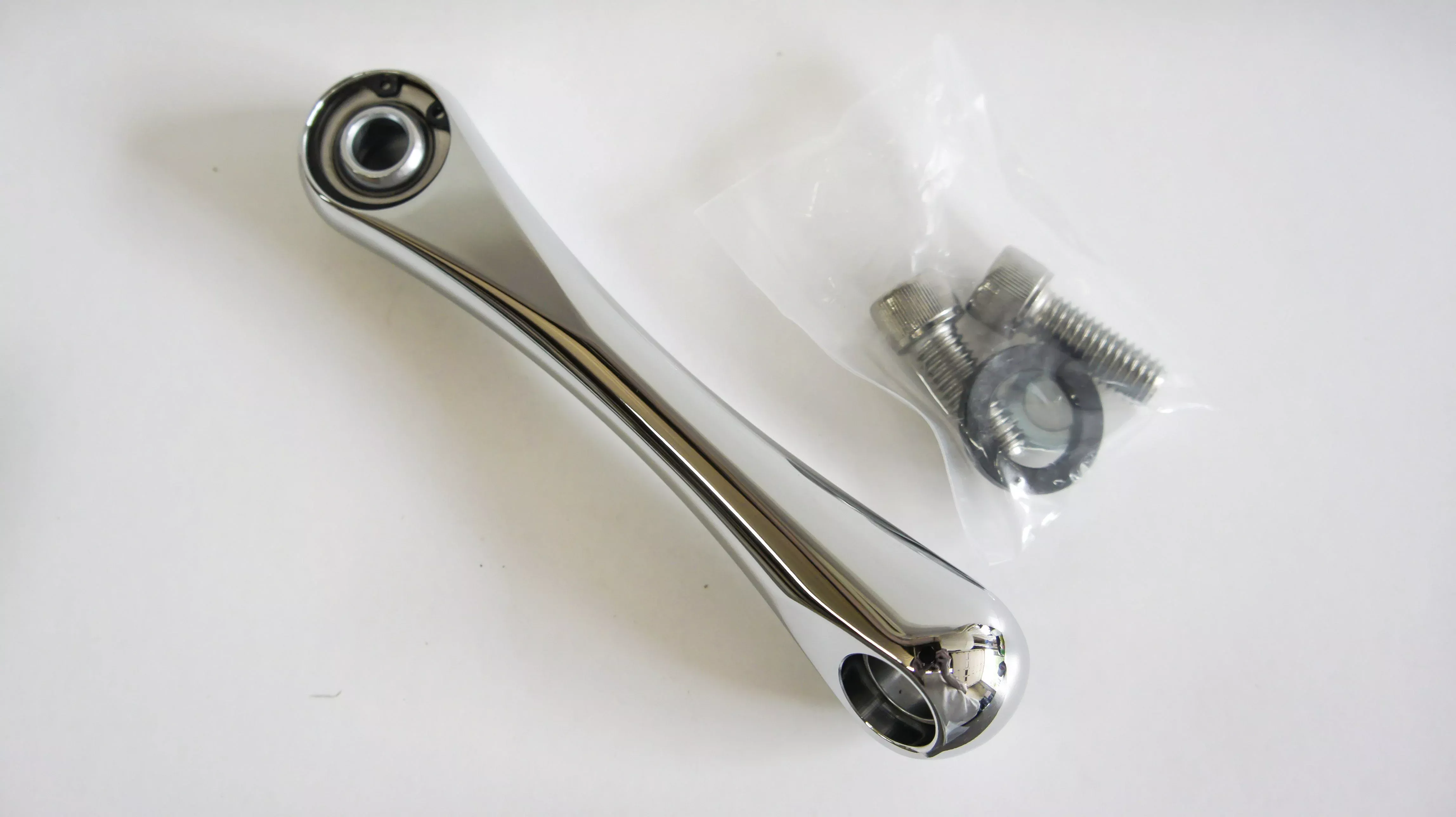 V-Twin Chrome Engine Stabilizer Bar Arm Harley Touring FLH/T Models 09-15